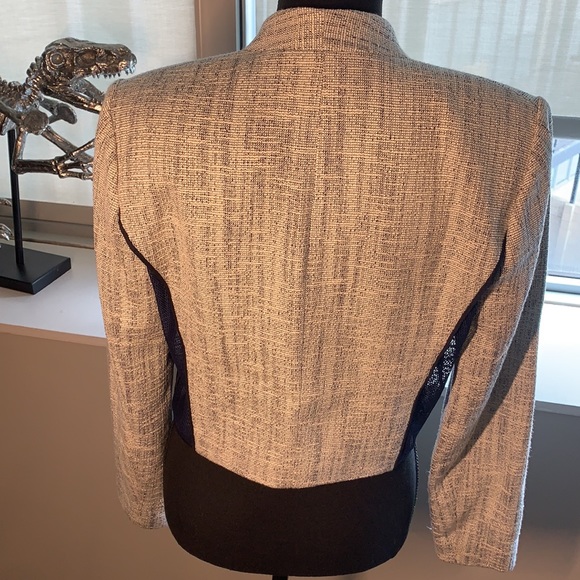 T Tahari navy mesh side panel white/navy blazer - Picture 5 of 7